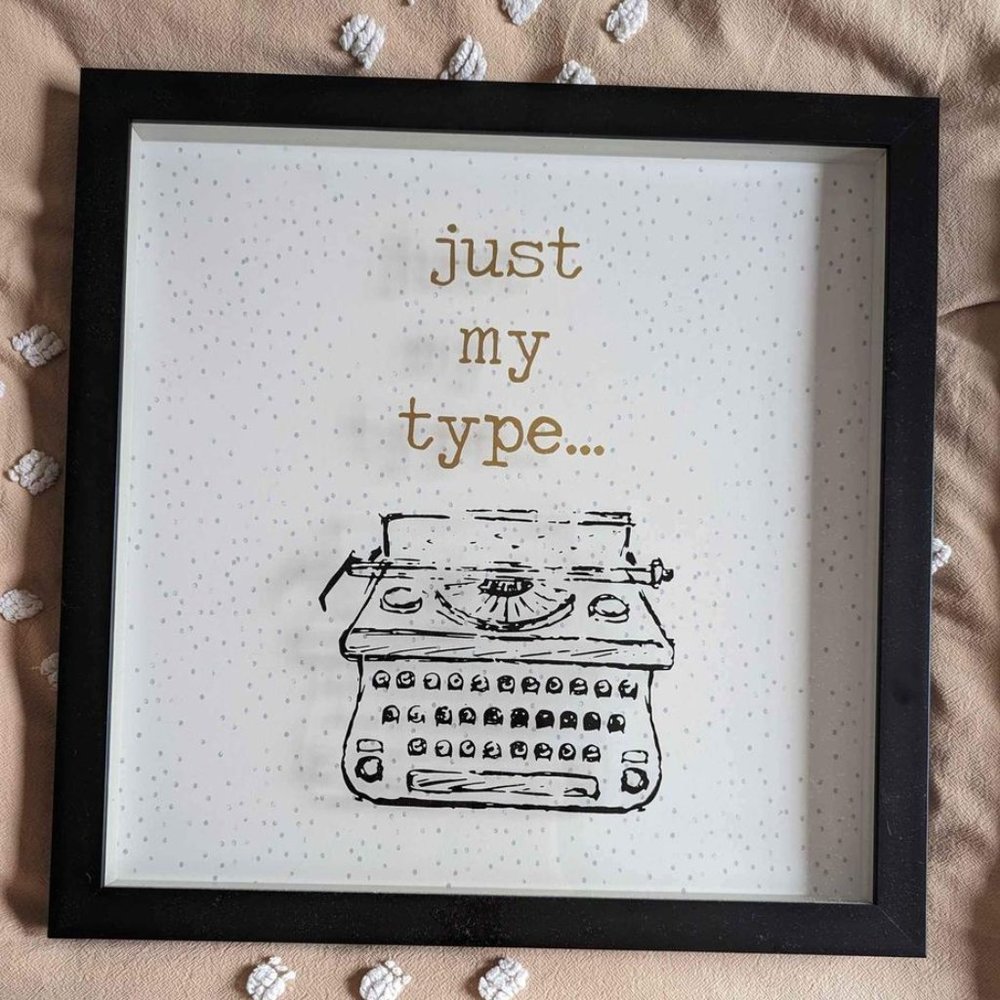 Medium decorative picture frame
